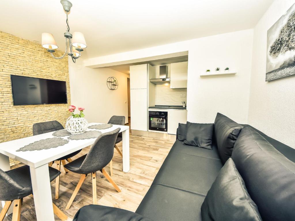 Apartment Petra-1 by Interhome photo 3