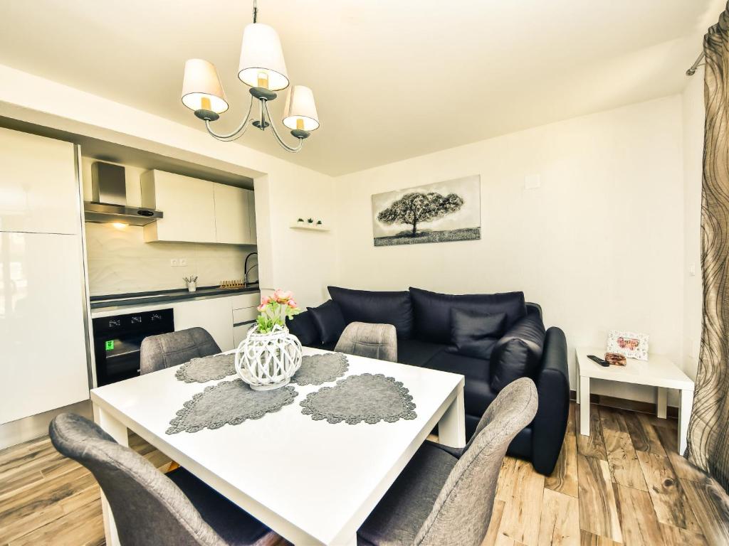 Apartment Petra-1 by Interhome photo 4