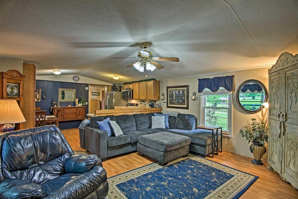 Private Grove Home with Hot Tub, Near Grand Lake! photo 3