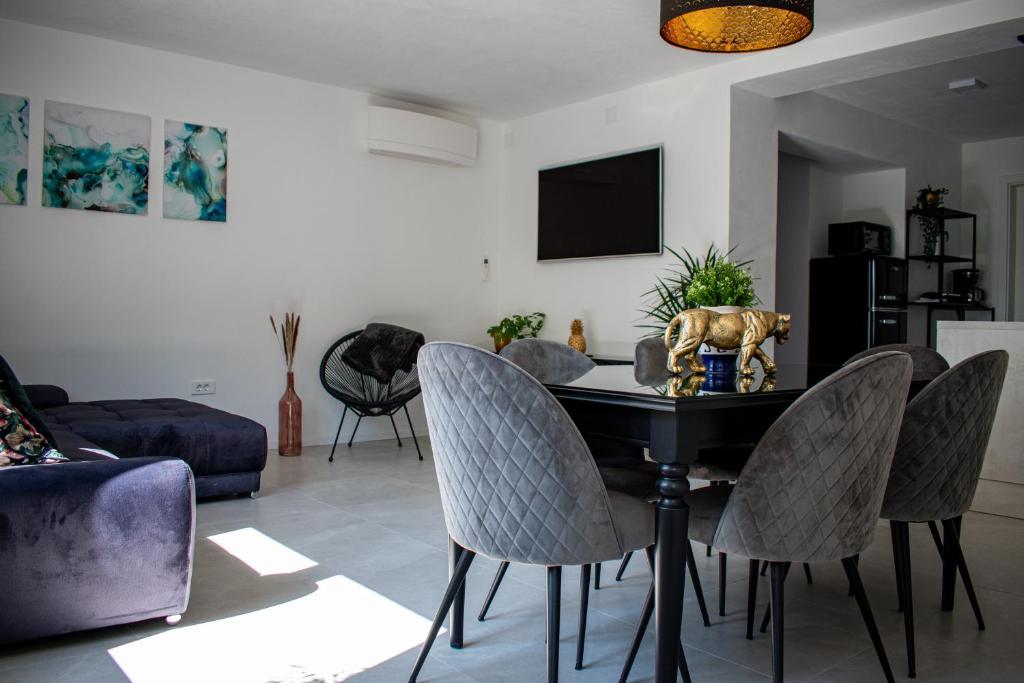 Apartmaji na placu photo 2