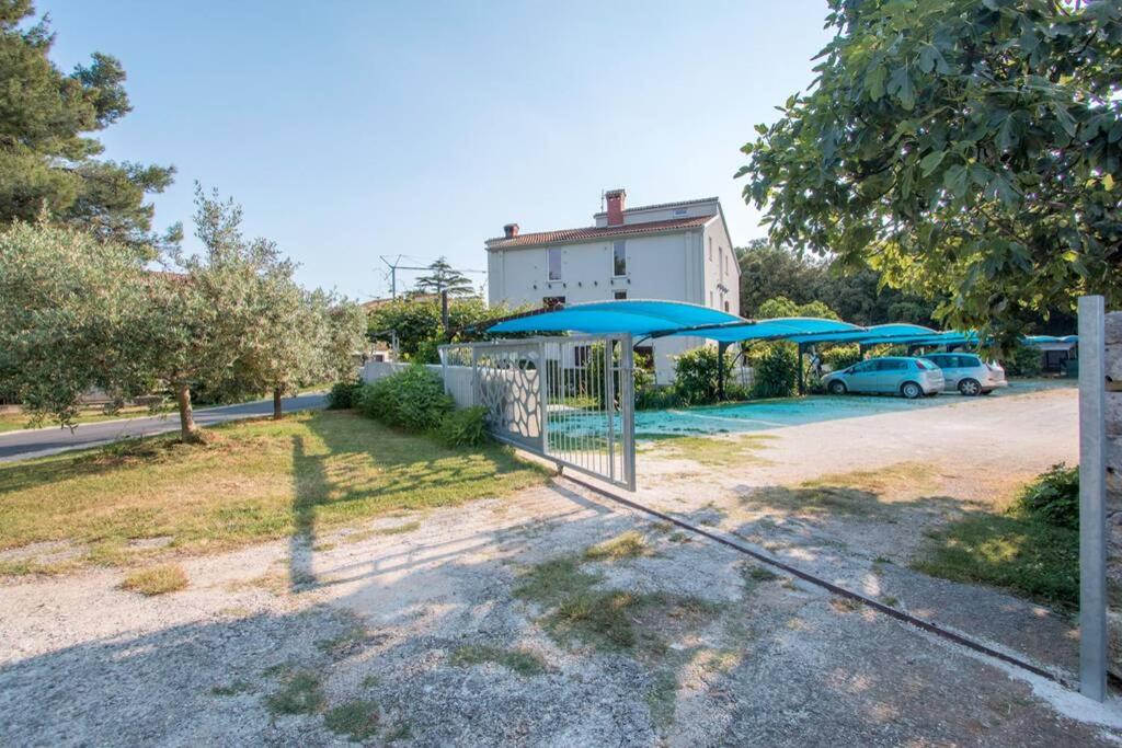 Predivan novouređeni apartman u blizini mora photo 4
