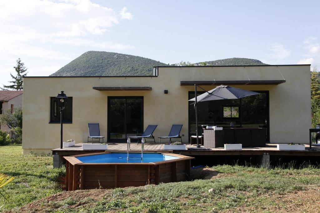 Villa en Campagne Provençale avec piscine photo 1