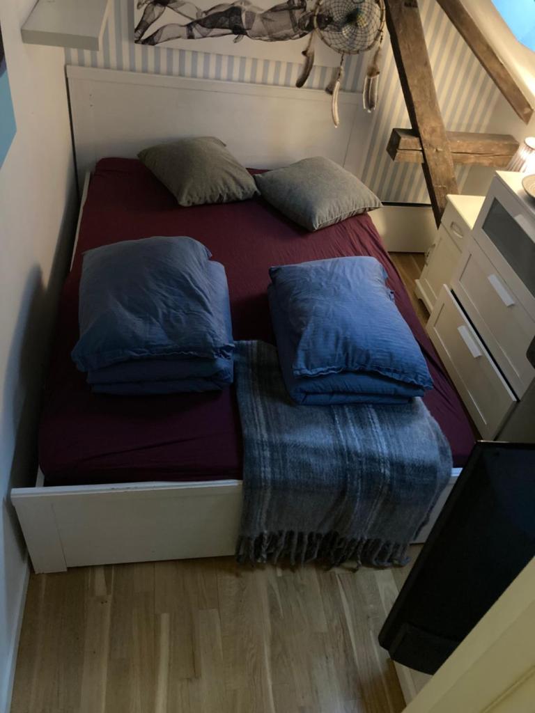 Ålesund downtown loft room with shared bathroom photo 3