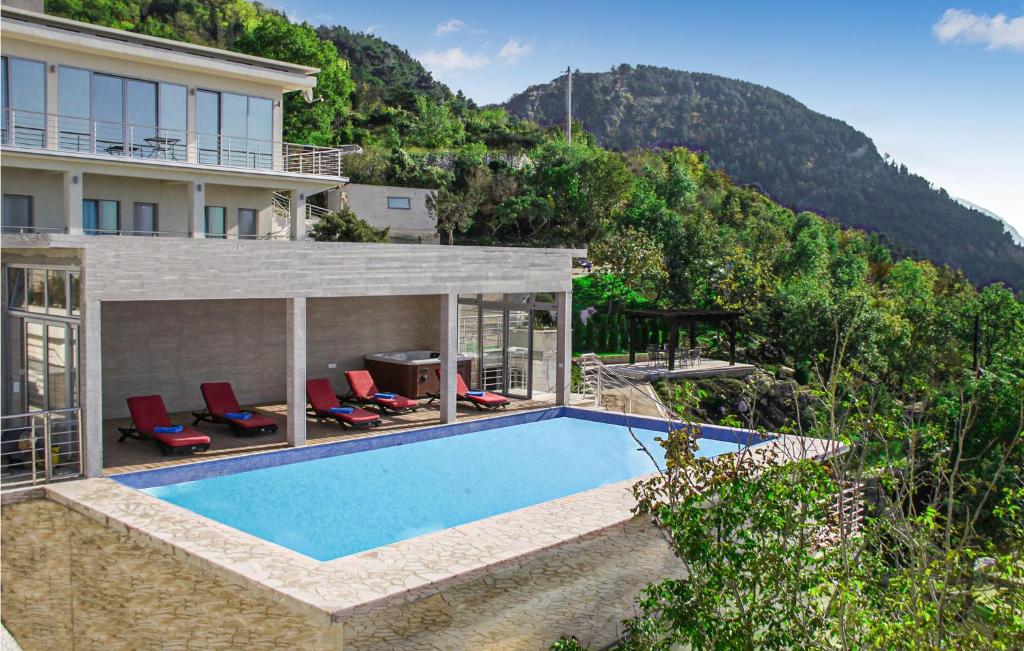 Amazing Home In Kotor With 7 Bedrooms, Wifi And Private Swimming Pool