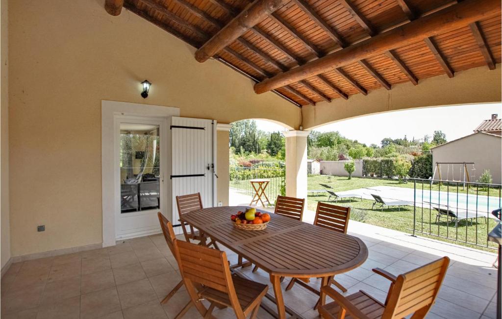 Beautiful Home In Aubignan With Wifi, Private Swimming Pool And Outdoor Swimming Pool photo 3