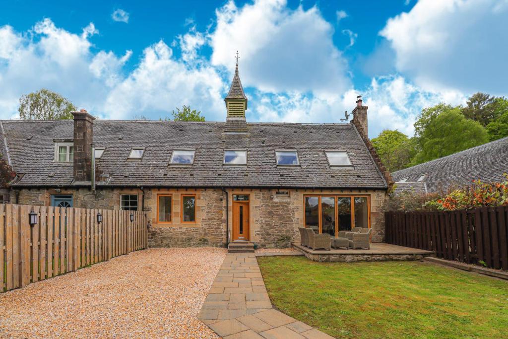 Fantastic Cottage in Loch Lomond National Park photo 1