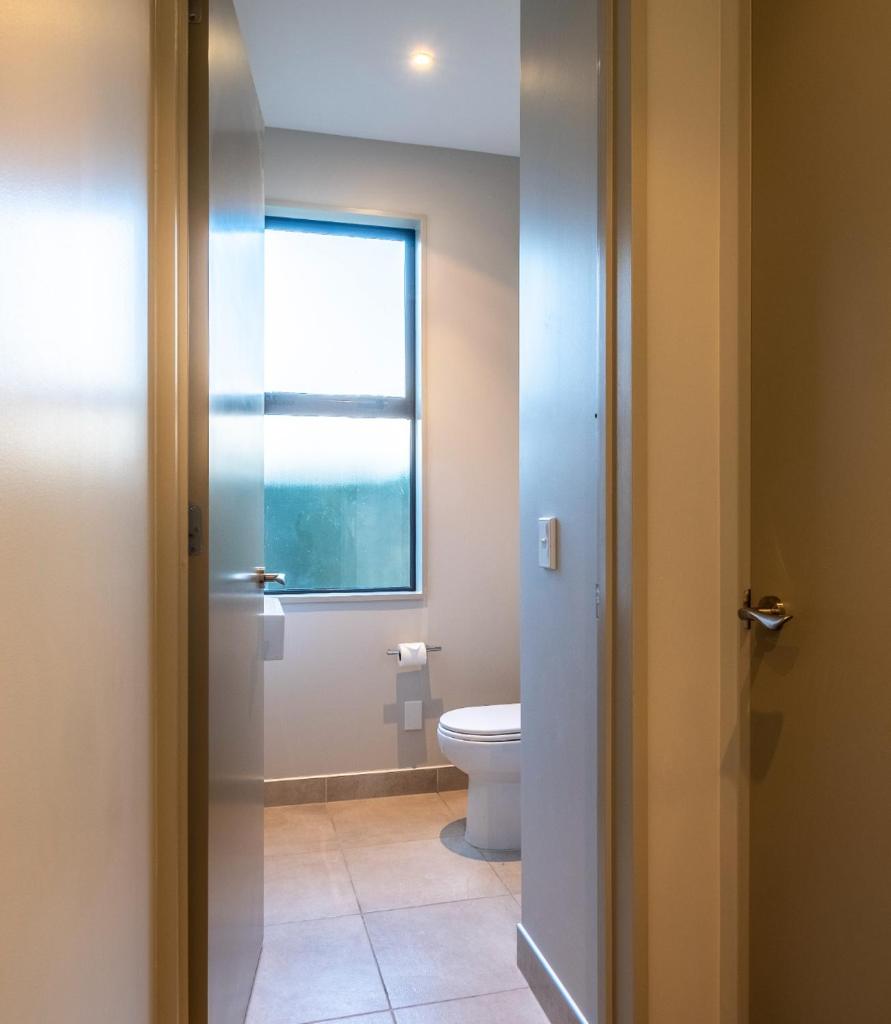 13 St James Avenue photo 4