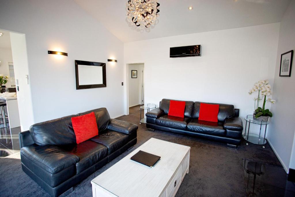 Luxury on Rutherford photo 3
