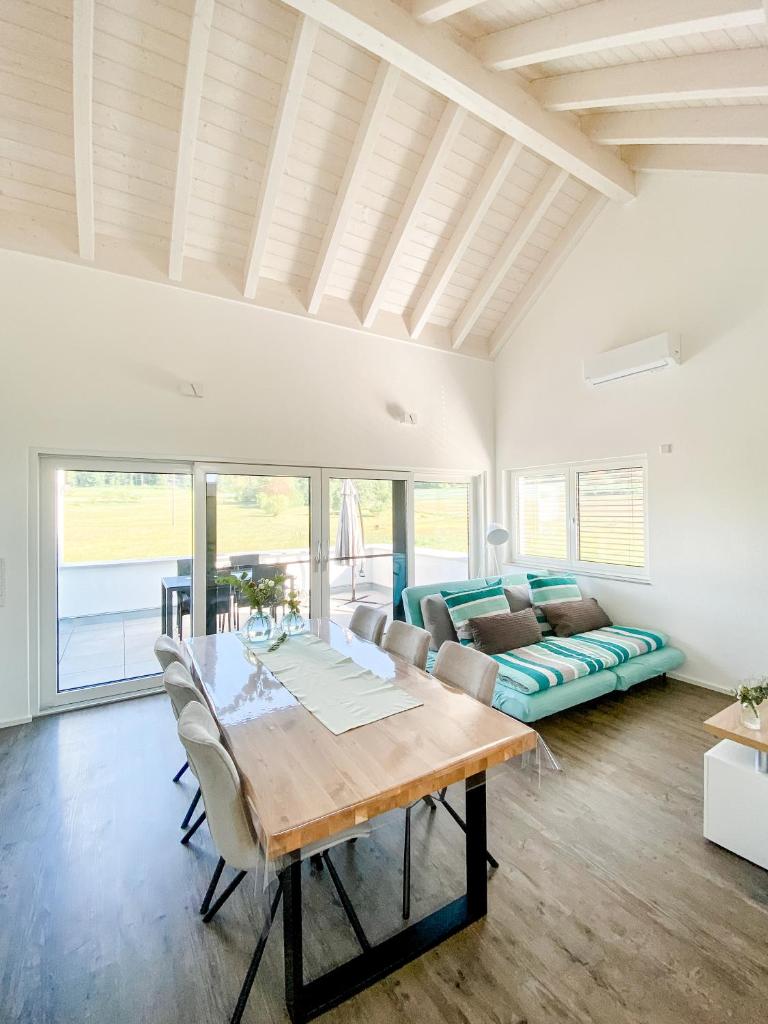 Wunderschöne helle Wohnung mit großer Dachterrasse photo 4