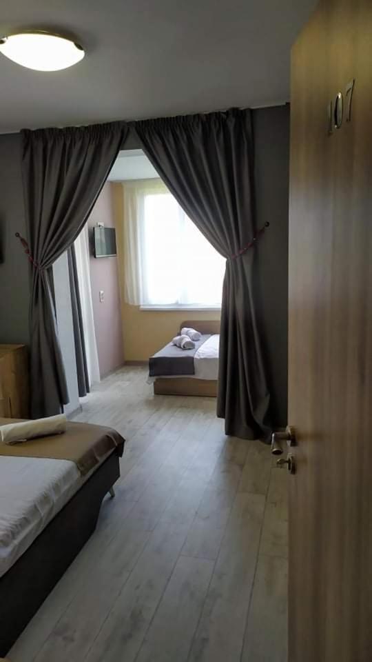 Family Hotel Malibu photo 3