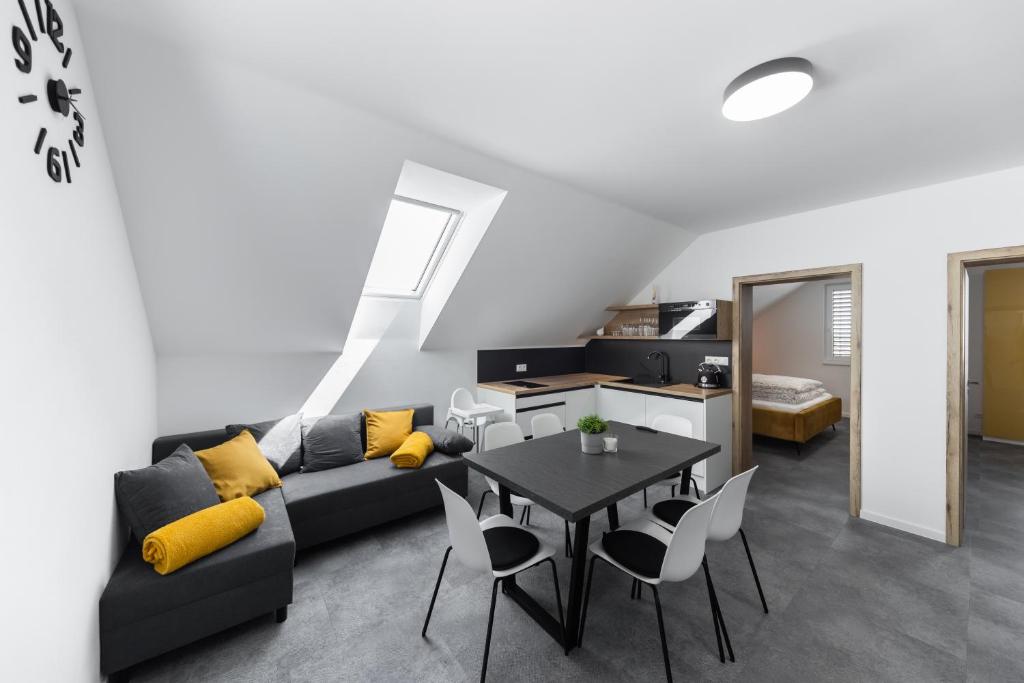 Marley & Me Apartments photo 1