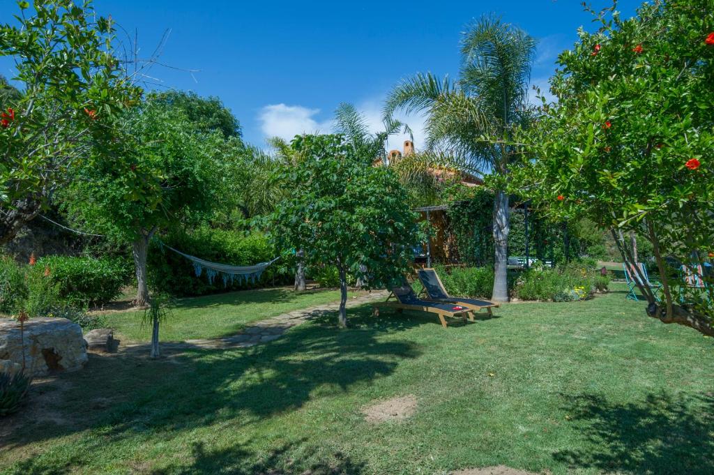 House With Garden And Sea View photo 2