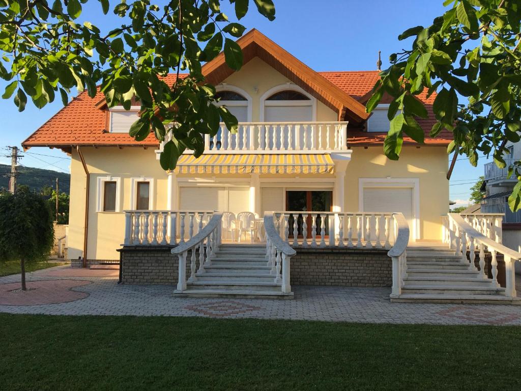 Csók Apartmanház photo 1