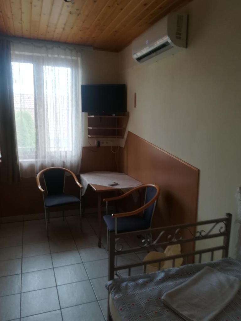 Апартаменты (Апартаменты с 2 спальнями на 1 этаже), Pinczés Ház