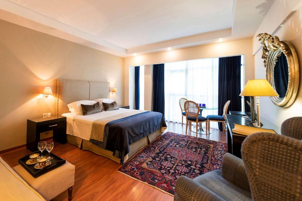 Best Western Plus Embassy Hotel photo 3