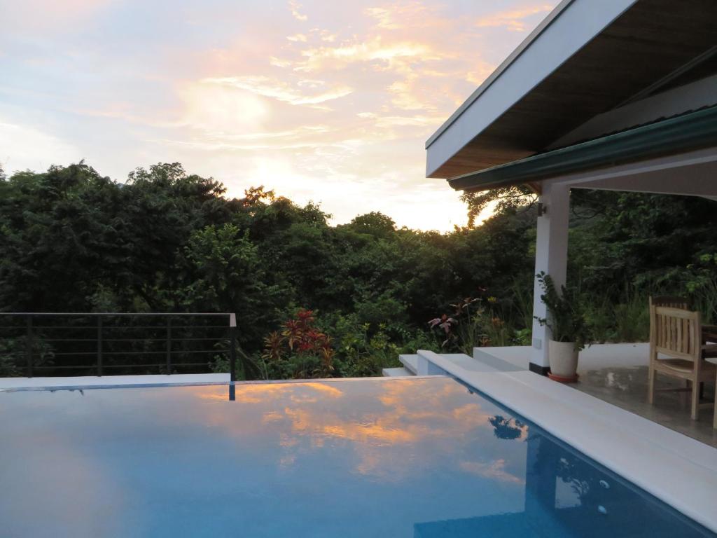 New Hill top Home with a Beautiful Tropical View photo 3