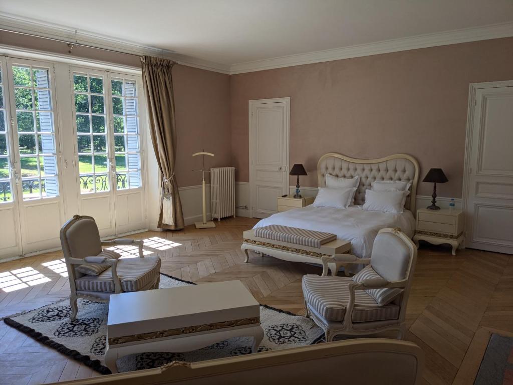 Chateau de La Faye photo 2
