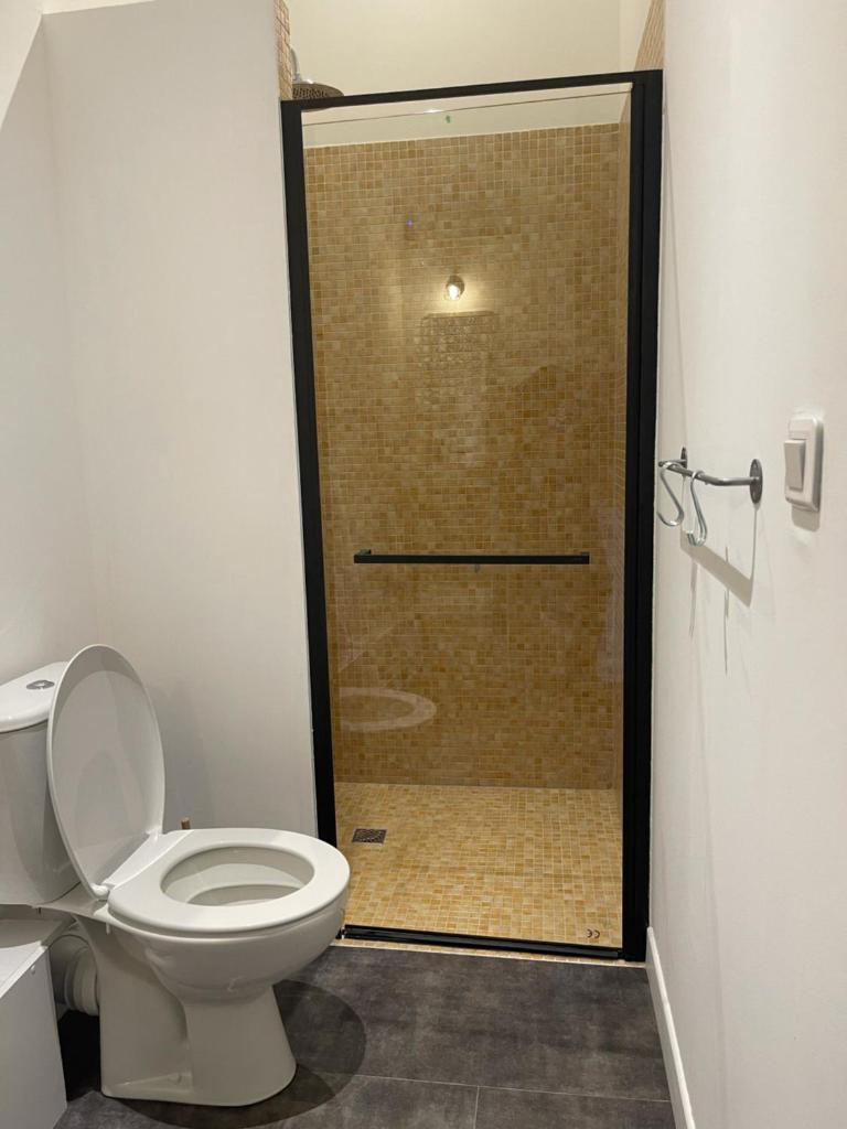 T2 Rez-de-chaussée 40 m2 Vals les bains linge de lit et de toilette non fournis photo 1