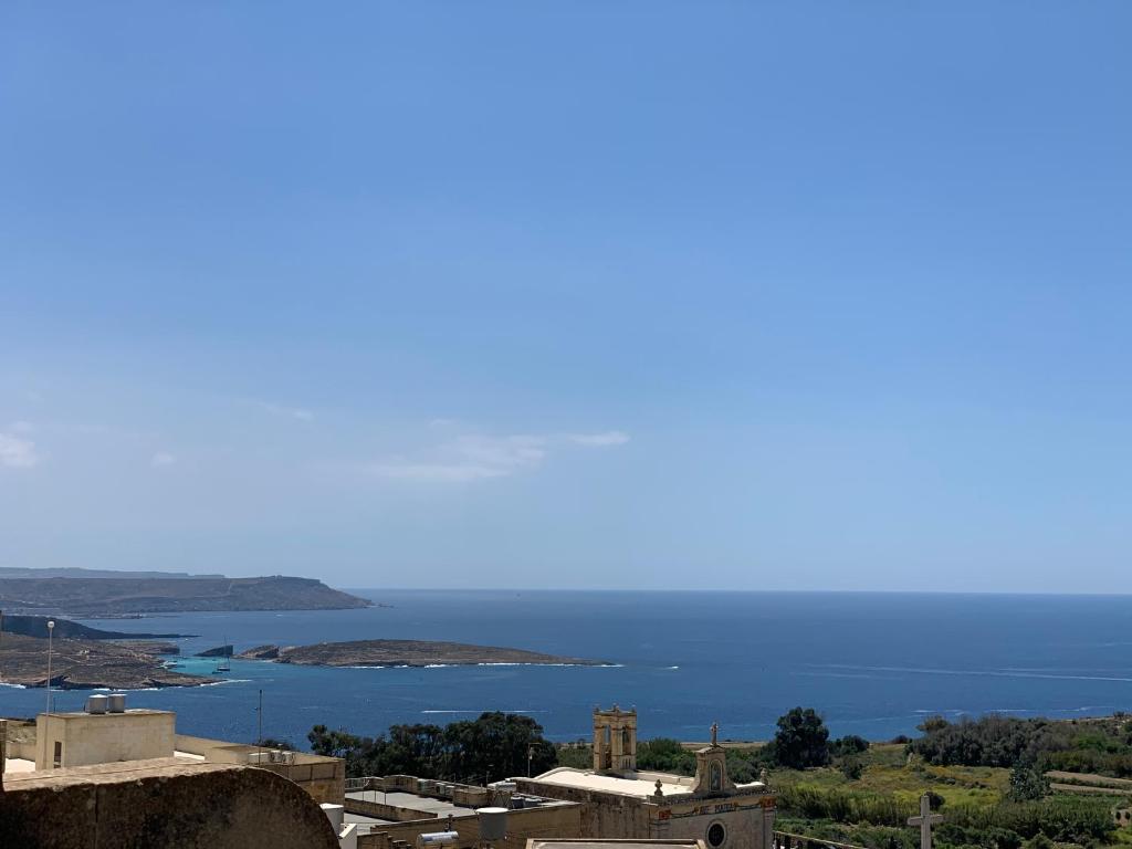 300y/o Farmhouse BLUE LAGOON VIEWS /AC/POOL QALA photo 4