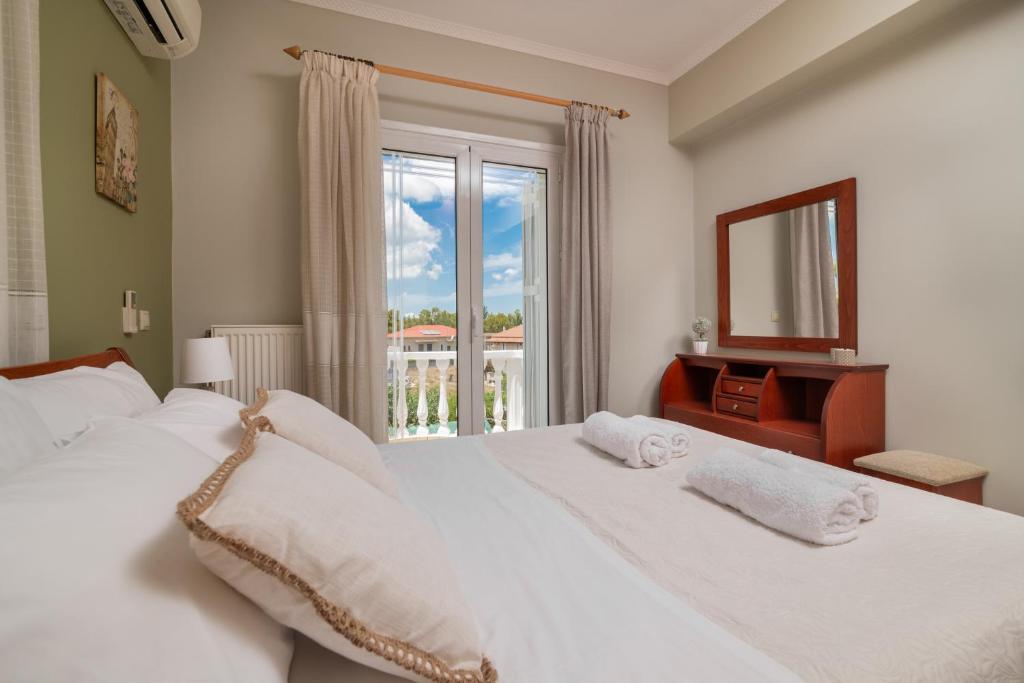 Matina's Family House with your Private Jacuzzi! photo 4