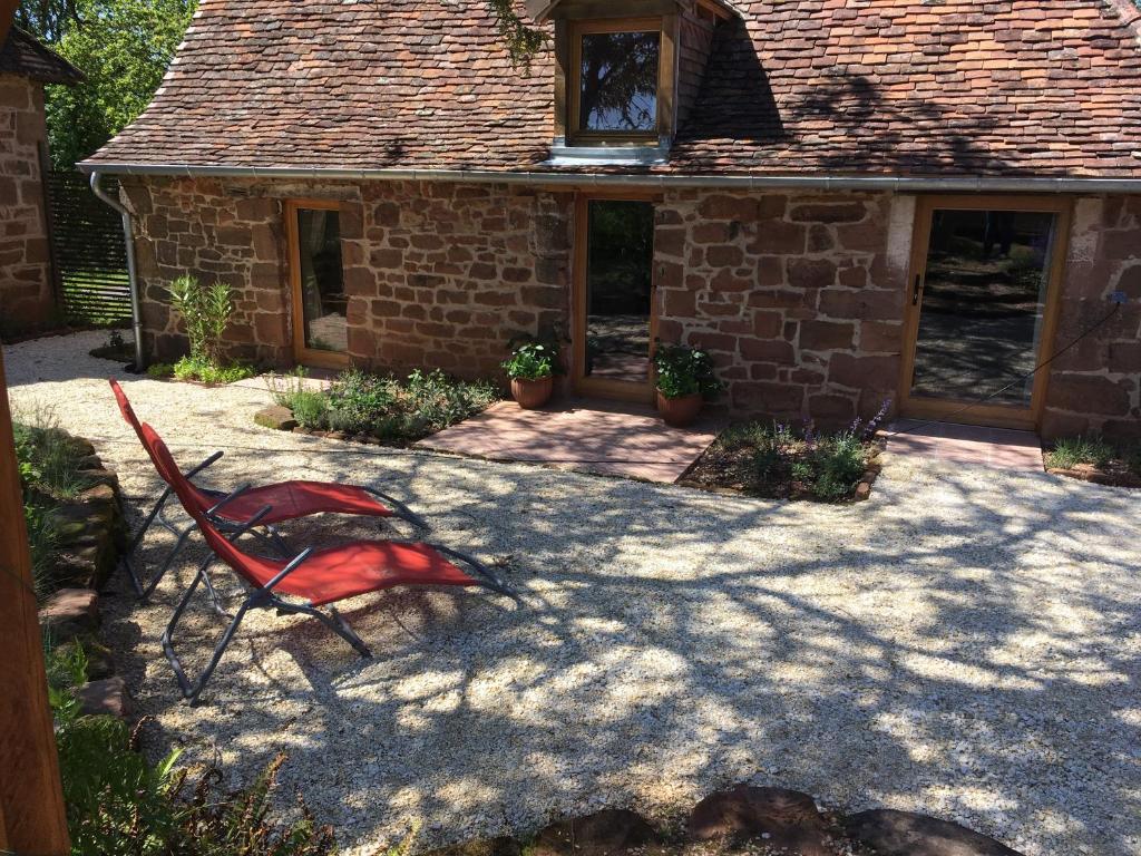 Countryside tiny house near Chateau de Hautefort photo 3