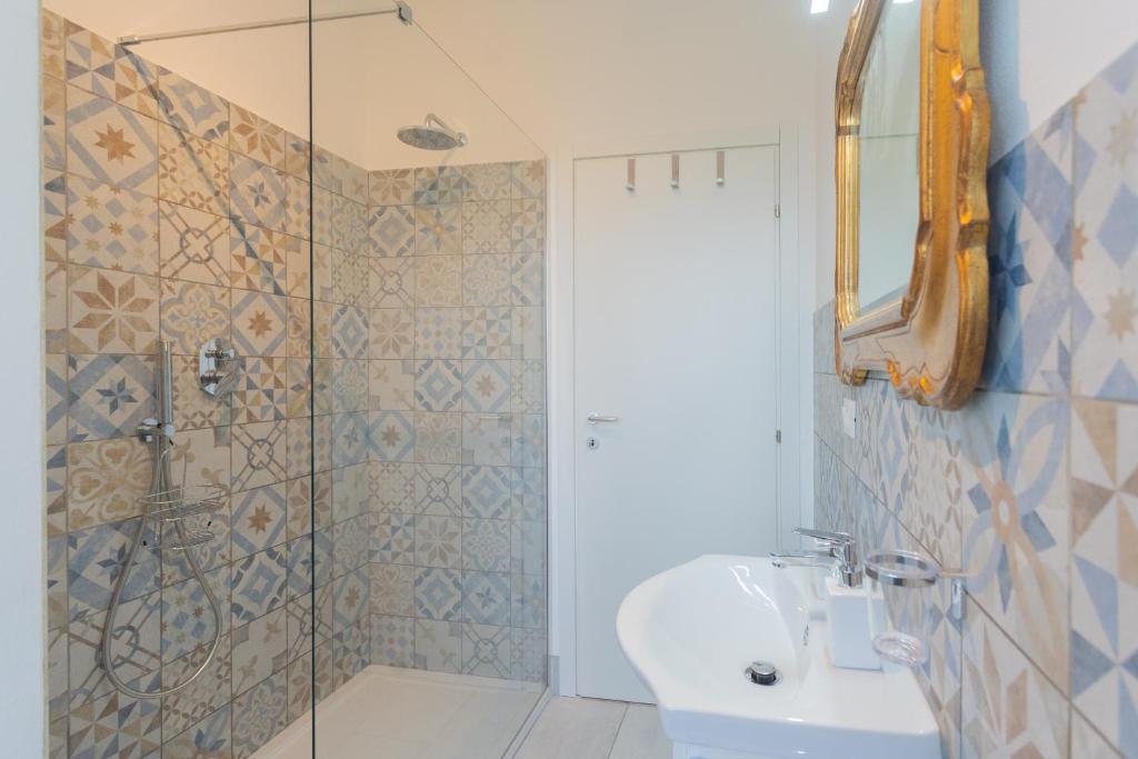 Acqua Chiara Apartment by Rent All Como photo 1