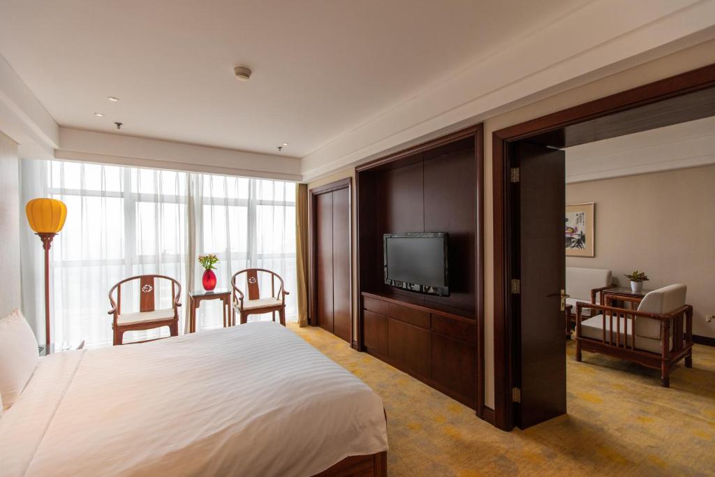 Сьюит (Улучшенный люкс), Beijing Broadcasting Tower Hotel
