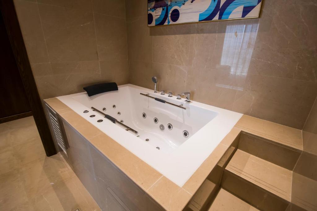 Belad Bont Resort photo 2