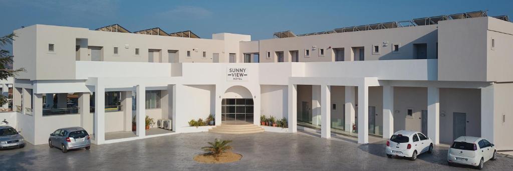 Sunny View Hotel photo 3