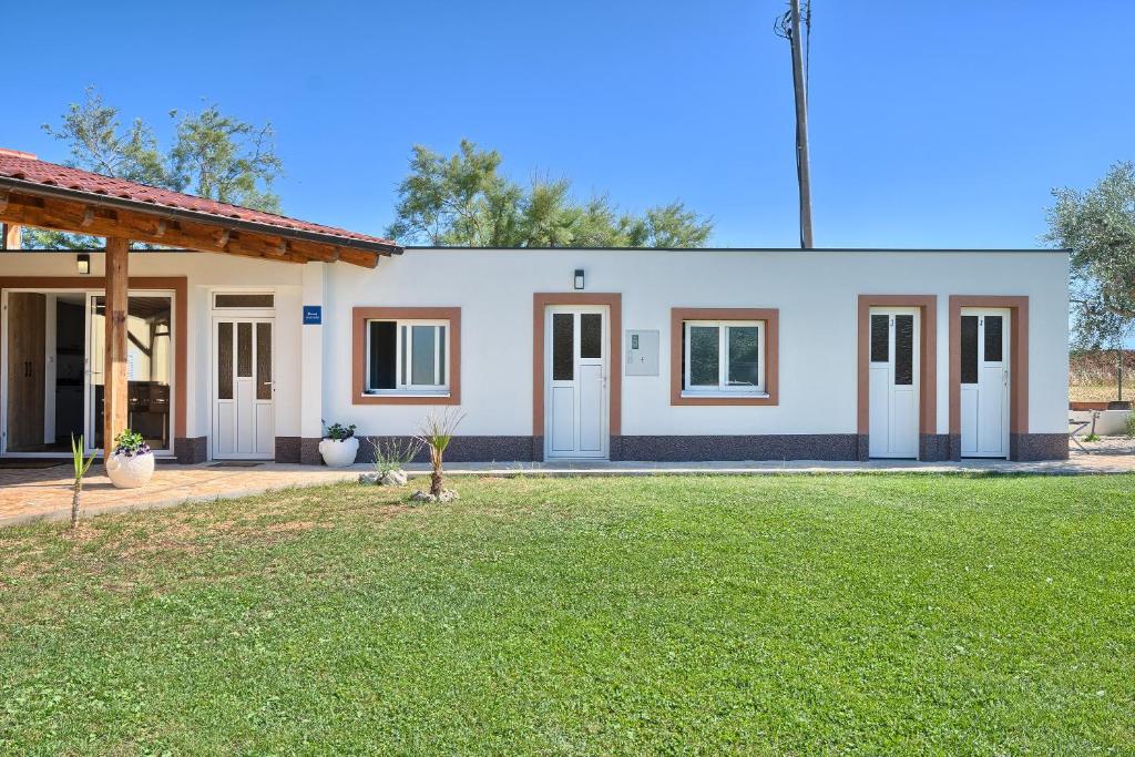 Apartments & Bungalows Ivanović photo 1