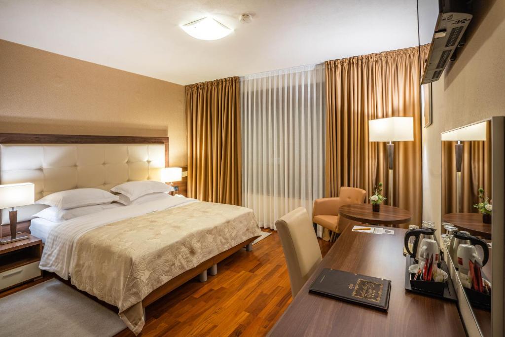 Hotel Degenija photo 1