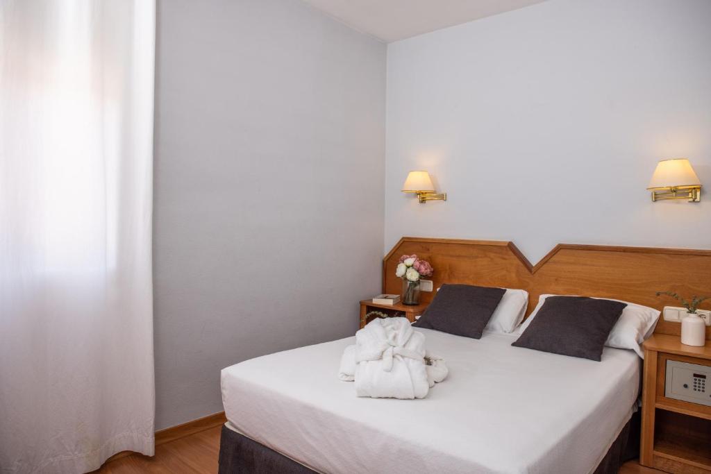 RVHotels Broquetas Spa Termal - Tap to explore photos