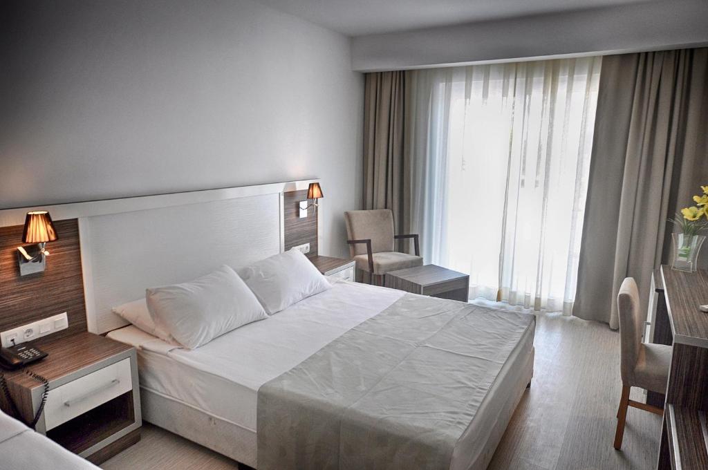 Club Shark Hotel photo 3