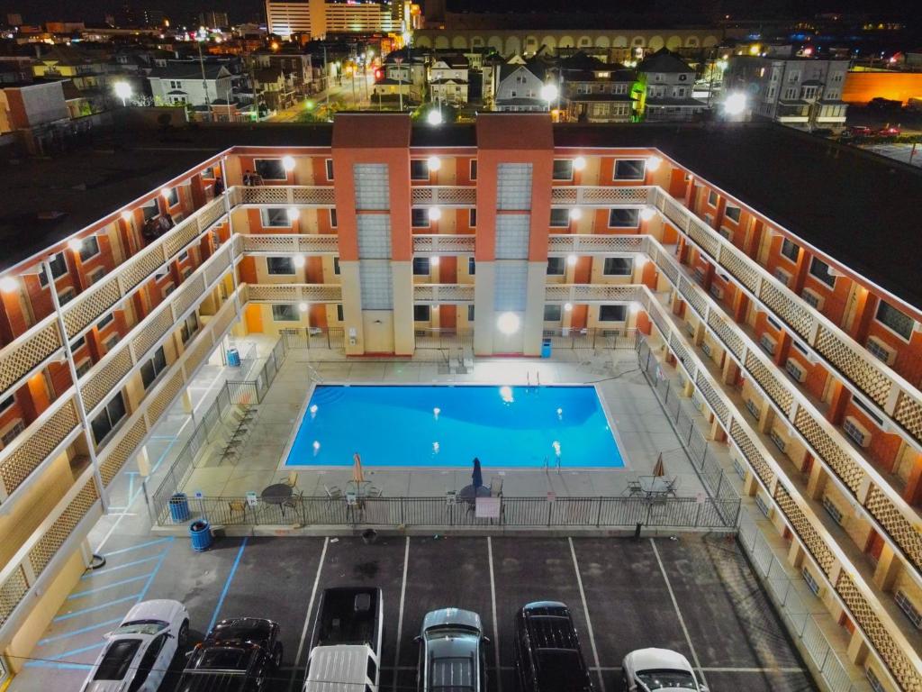 Clarion Inn image