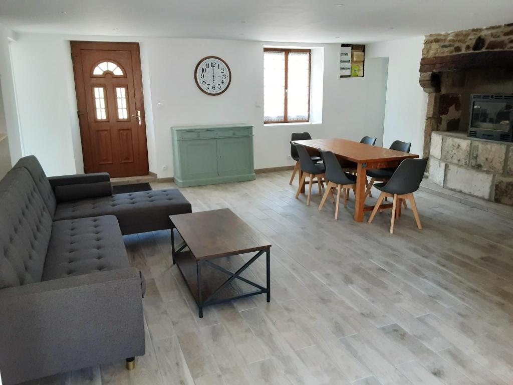 Maison de 3 chambres avec jardin clos et wifi a Quettehou photo 1