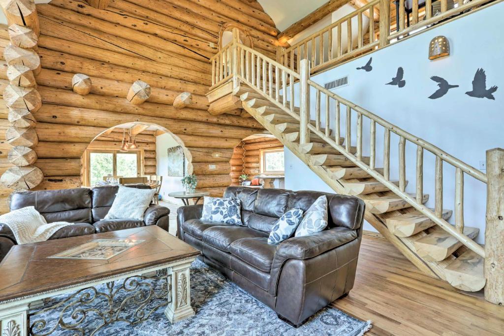 Spacious Mountain Retreat with Deck Hike and Explore! photo 4