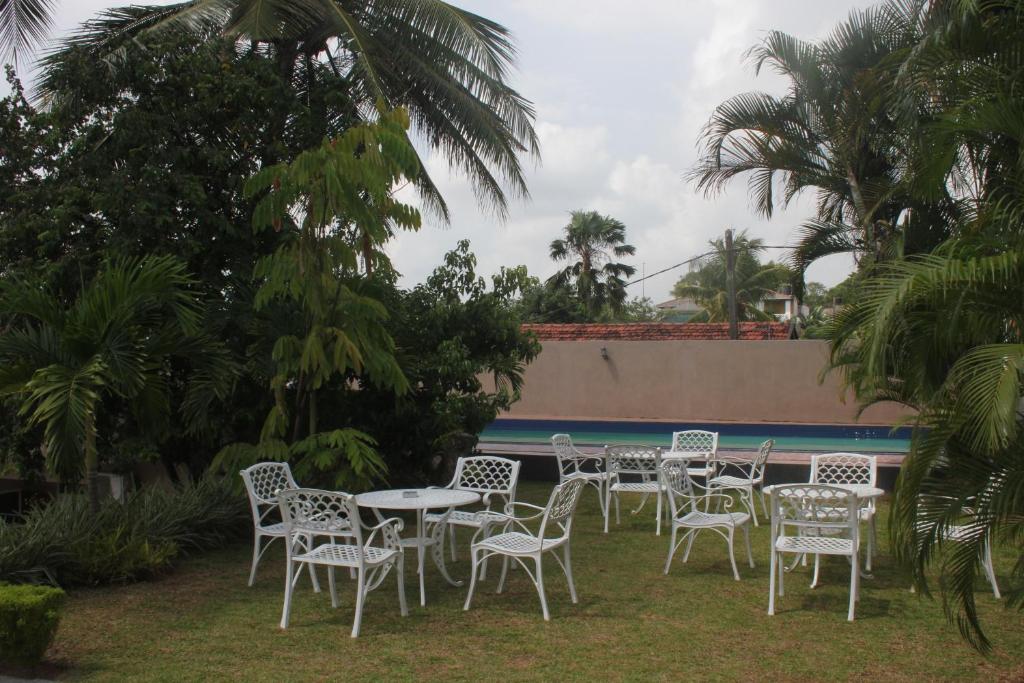 Grand 7 Hotel Thalawathugoda photo 4