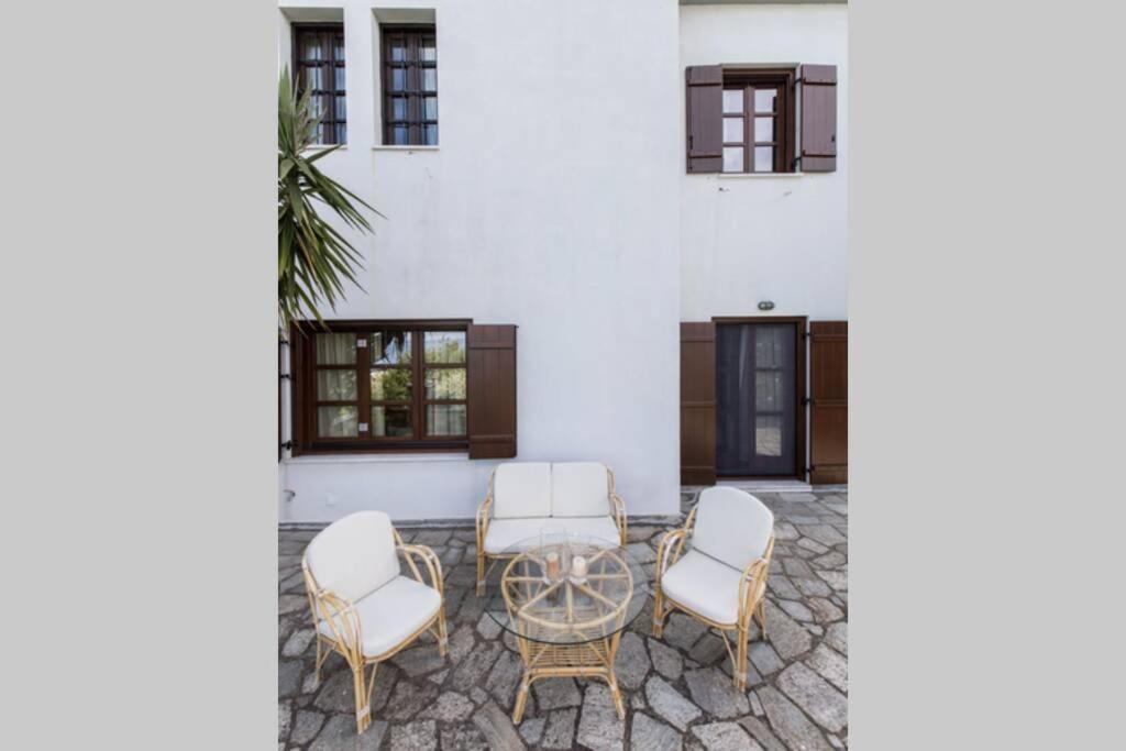 Aegean's Whispery Seafront Villa photo 4