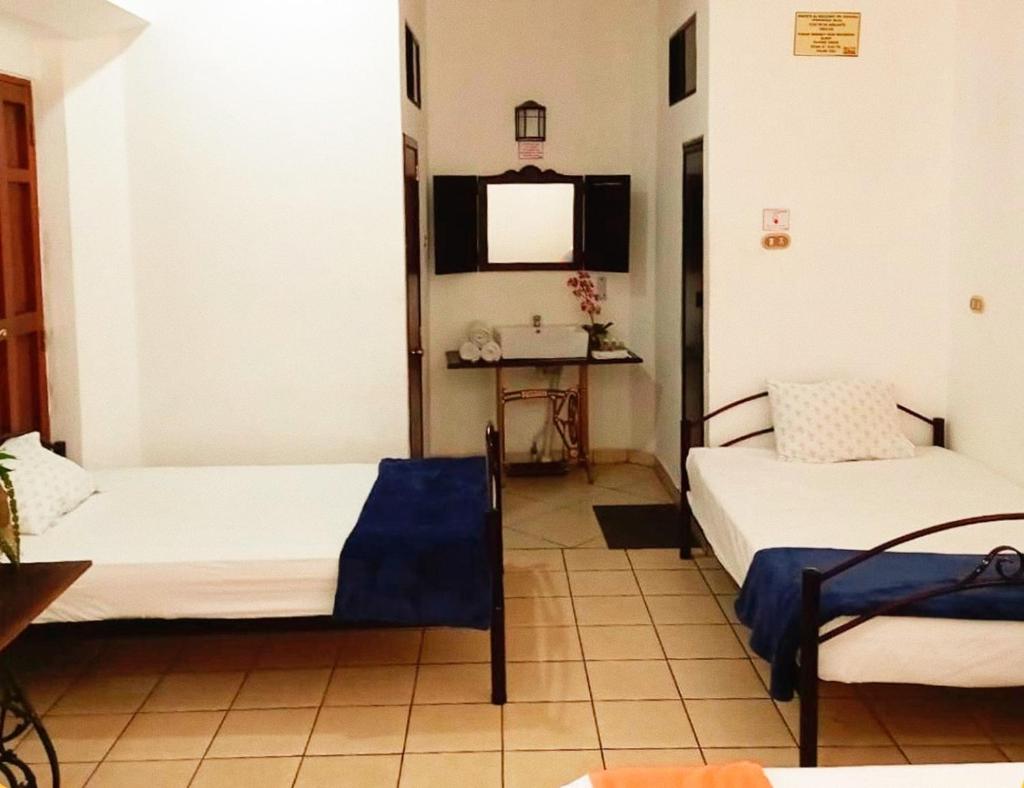 Hostal Las Puertas photo 4