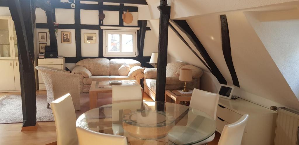 Penthouse im historischen Fachwerkhaus mit grosser Dachterrasse an zentralster Lage photo 2