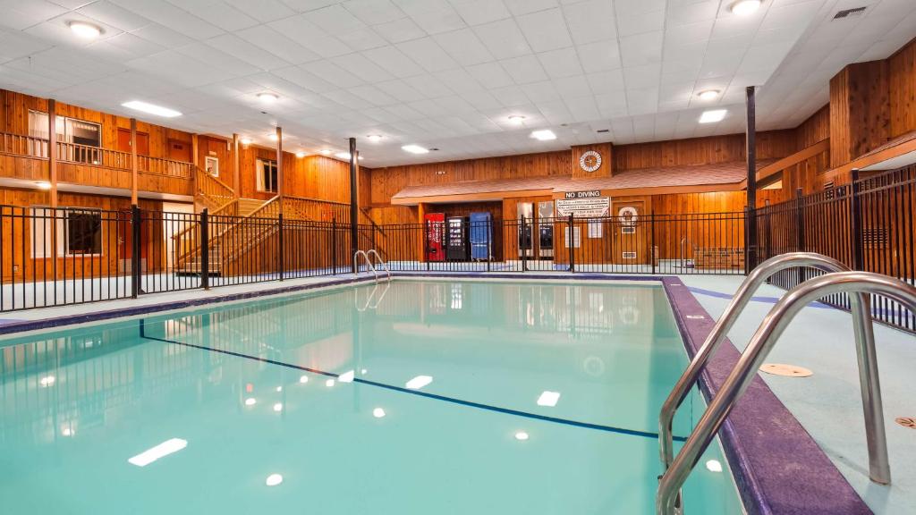 Sturgis Lodge and Suites image