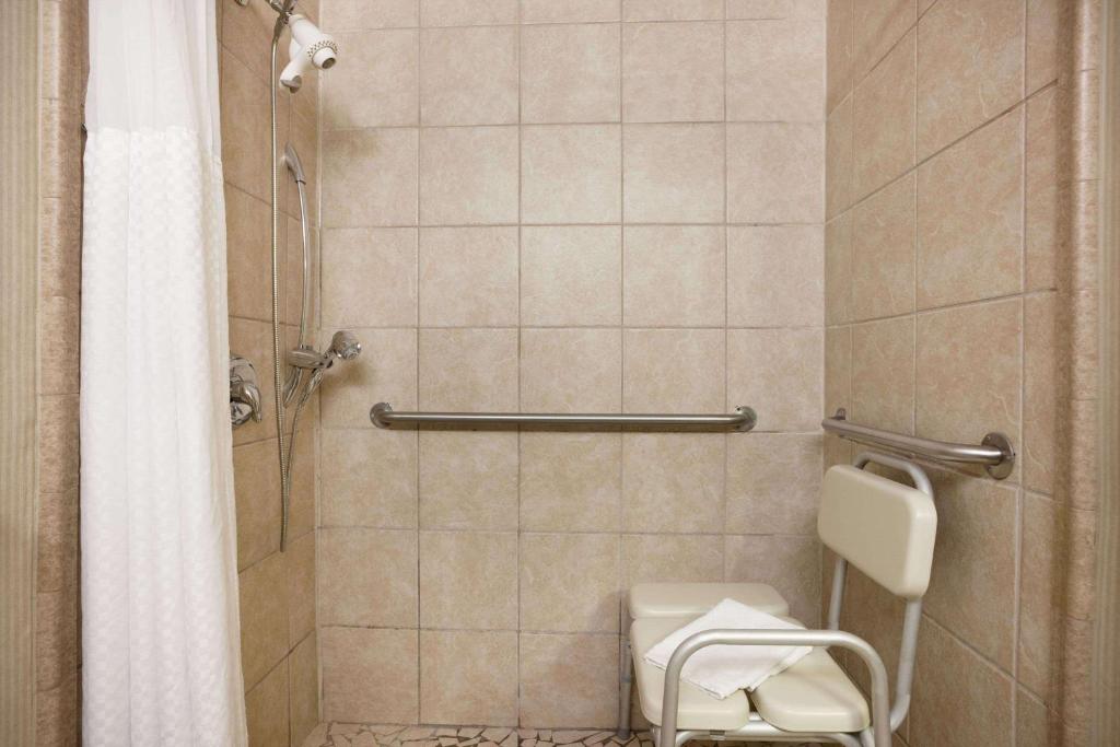 Ramada by Wyndham Newark/Wilmington photo 3
