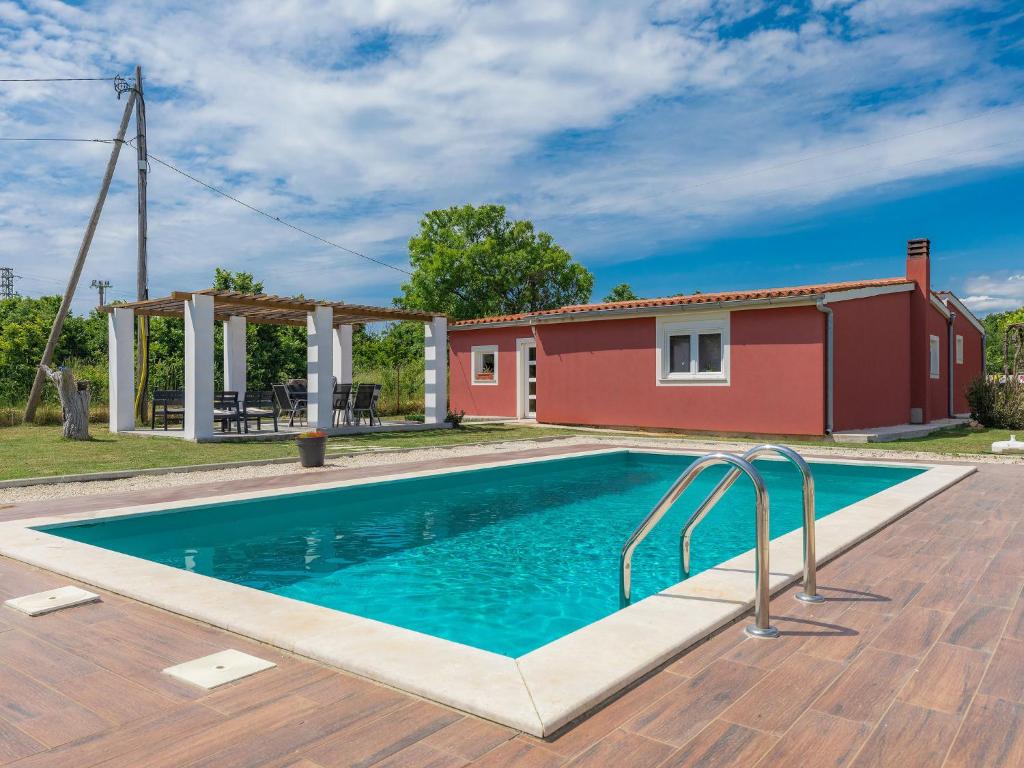 Holiday Home Alma by Interhome