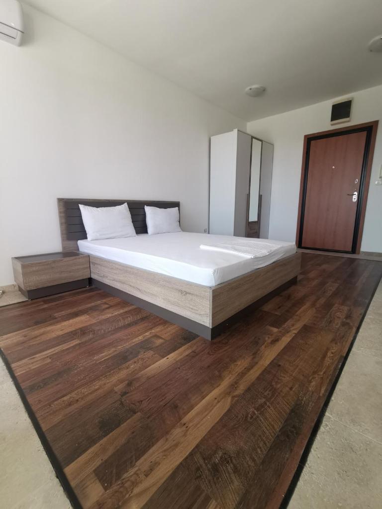 New Luxury Apartments BaR photo 2