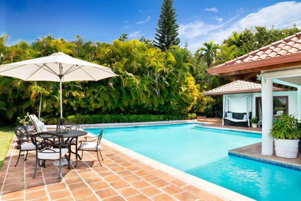 Los Lagos 19- Golf and Lake View 5-Bedroom Villa photo 2