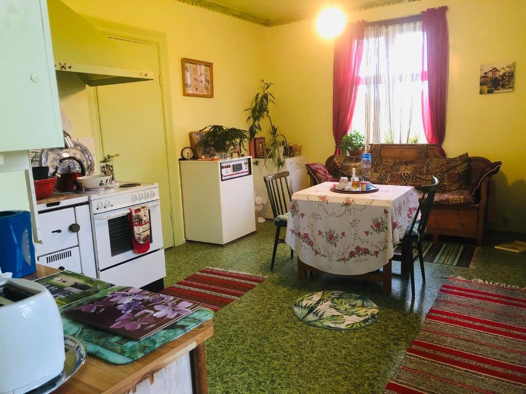 2-Bed Apartment overlooking the river photo 2