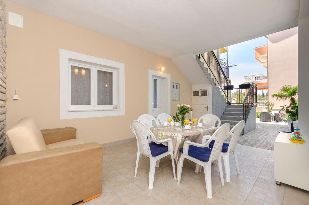 Apartments Ante photo 3