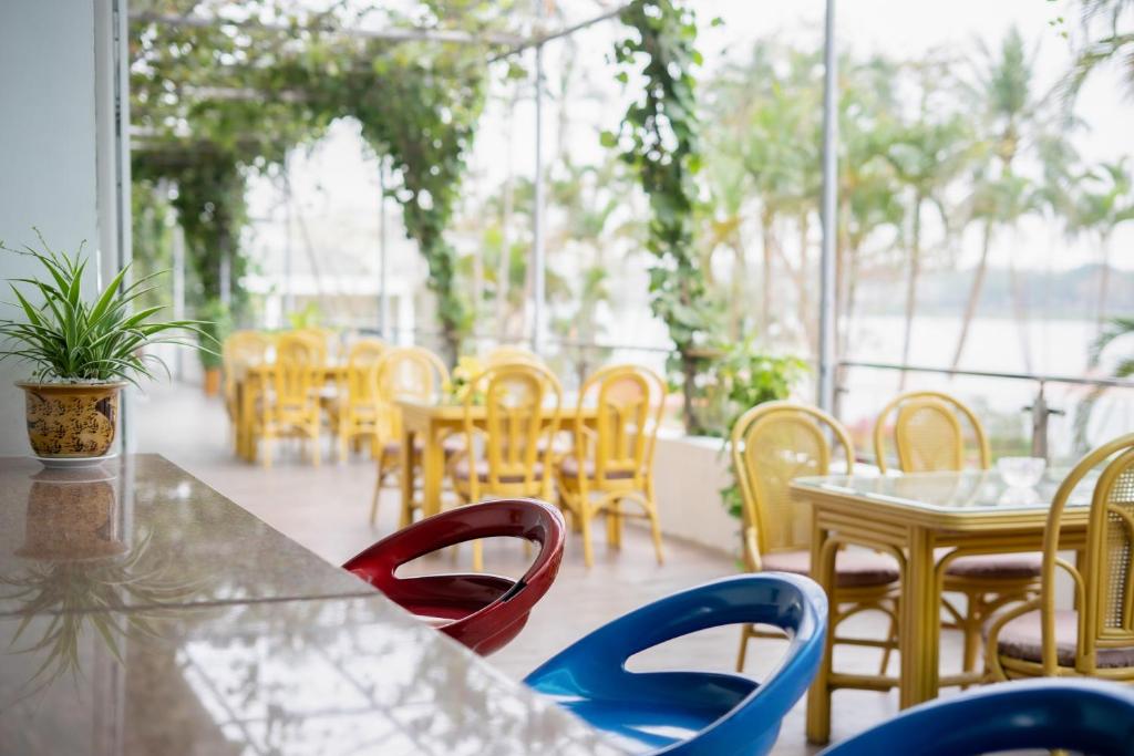 Khách Sạn Century Riverside Huế