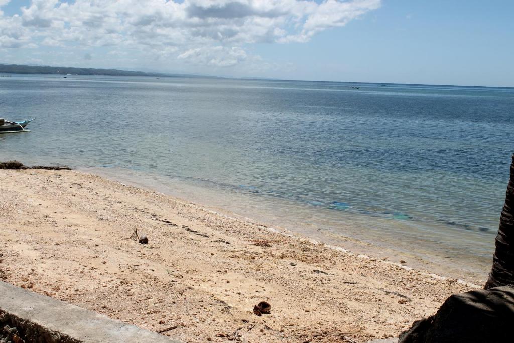 J & C Beach Resort photo 2