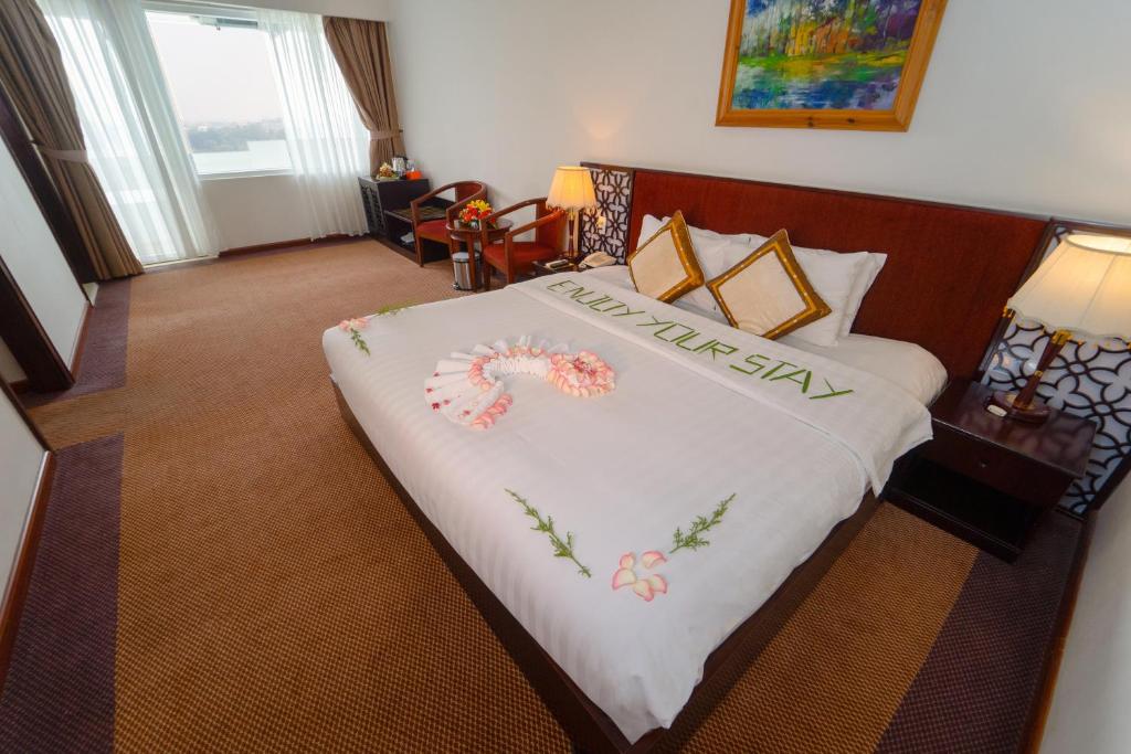 Сьюит (Люкс с видом на реку), Century Riverside Hue
